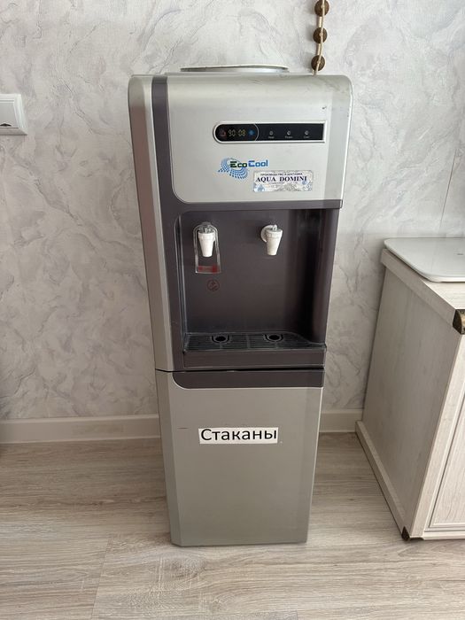 Продам диспенсер для воды