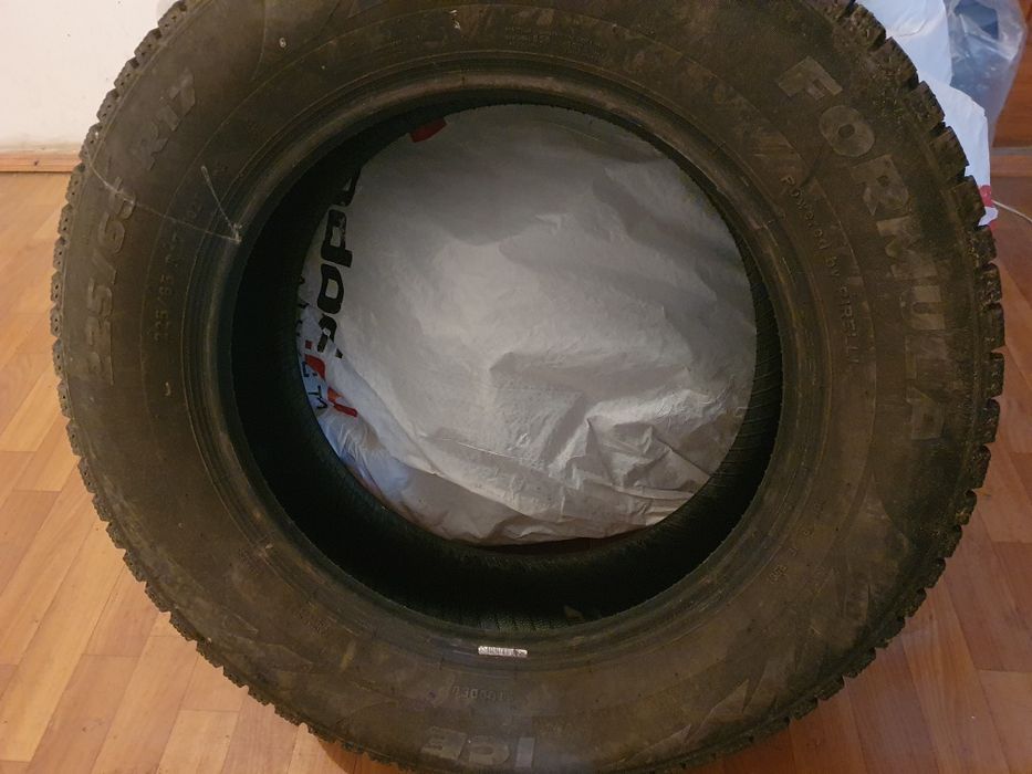 Шины продаю зимние