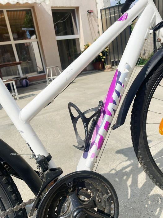 Bicicletă Fete Rockrider 340 – roți 26 inch, 18 viteze 
Descriere
