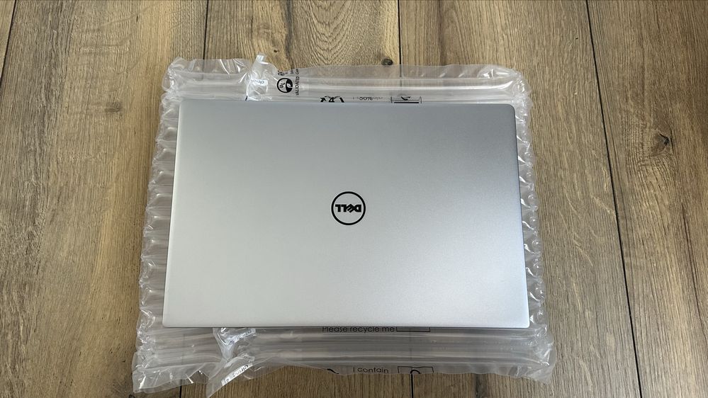 Лаптоп Dell XPS 9630 13.3” Full HD / Intel i5 /8GB RAM / 256GB SSD