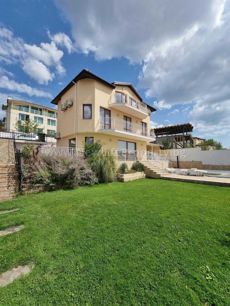 Продава се Къща в с. Кошарица, Област Бургас - 250 кв.м за 1176 €/кв.м - Снимка #1