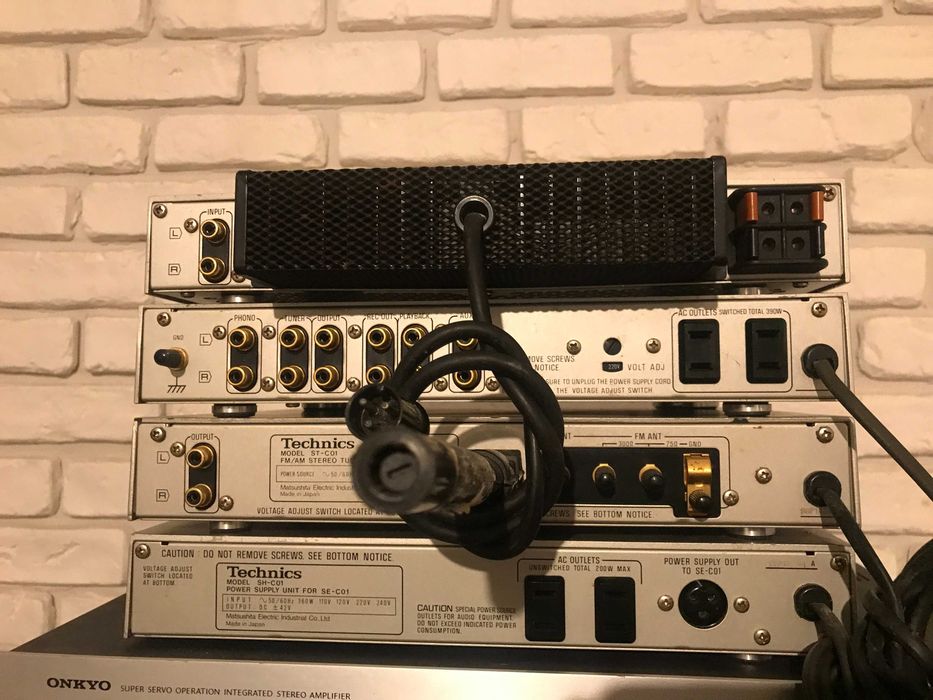 Amplificator de putere Technics cu sursa separata SE-C01 ,SH-C01