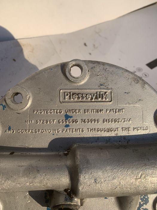 Vând pompa hidraulica ,pentru tractor ford 5000