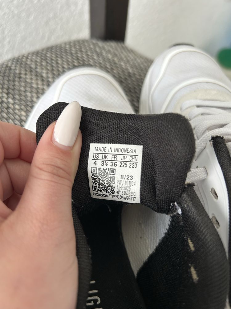 Дамски маратонки Adidas – размер 36