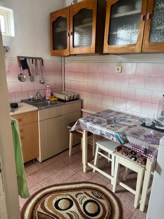 Inchiriez apartament  1 camera / Regim hotelier