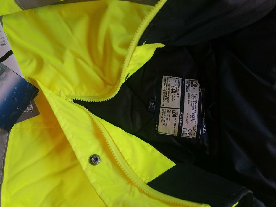 Geaca reflectorizanta de iarna