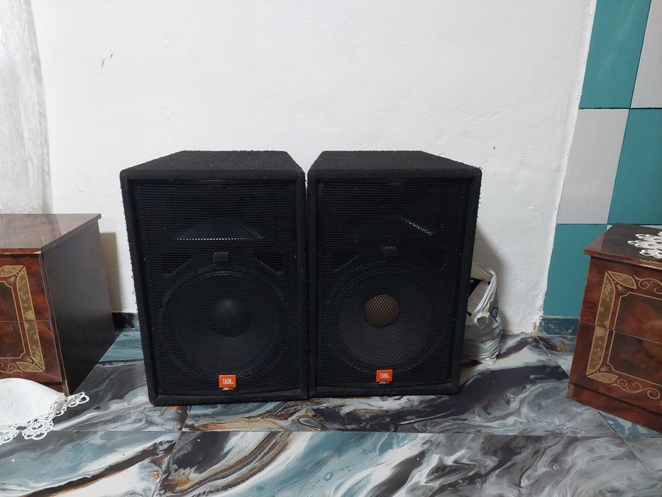 Vând boxe jbl 100 made in mexic 500 w