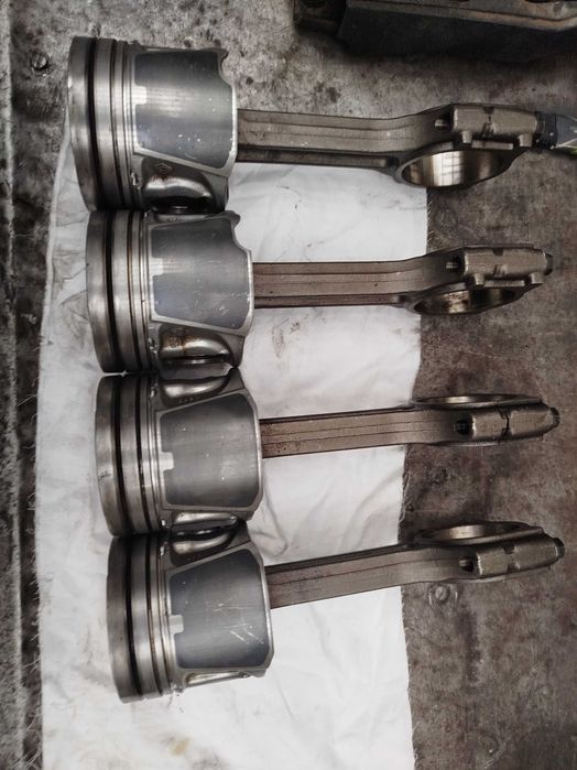 Vand Bloc motor 2.3 si 4 Pistoane cu biele Renault Master 3