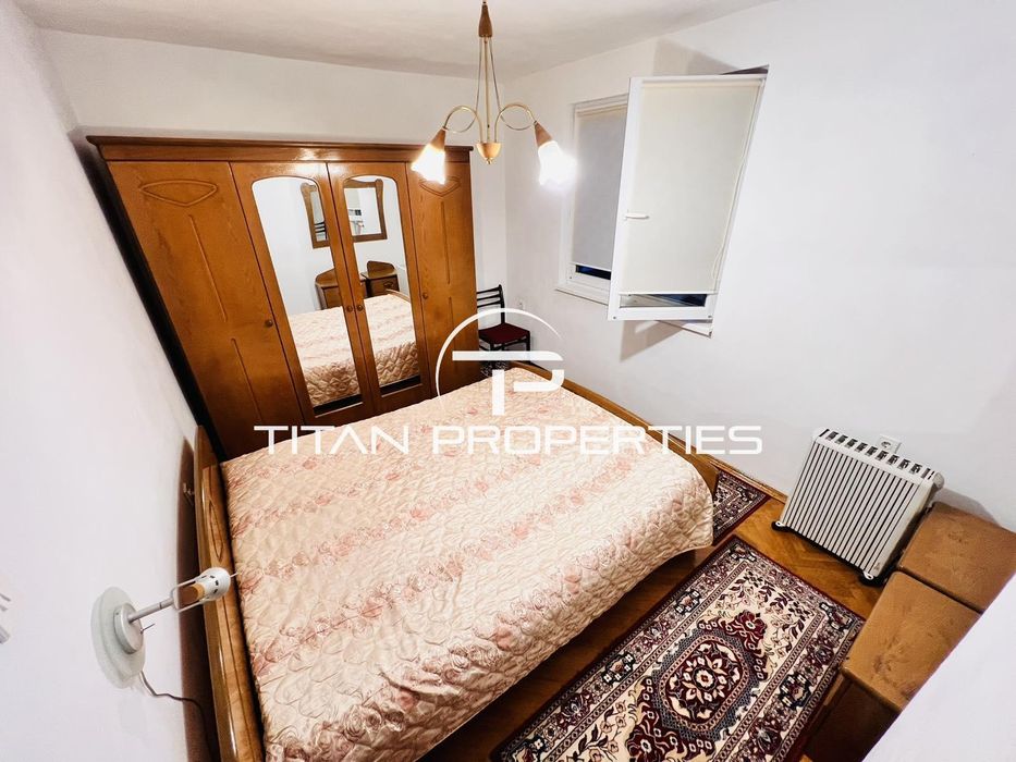 Дава се под наем Тристаен апартамент в Бургас, Център - 85 кв.м за 357 € - Снимка #1