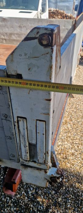 Bena basculabila pe 3 parti Iveco Daily