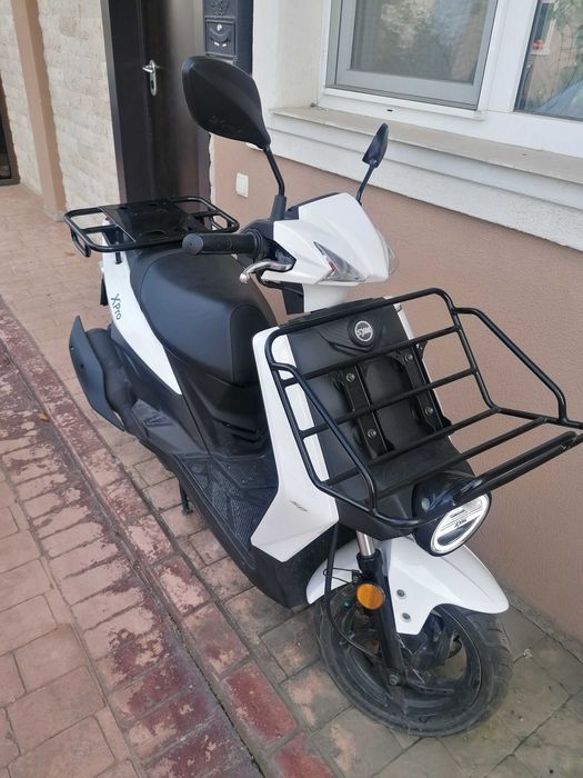 Scuter SYM XPRO benzina 50 CC Cargo 1100km la bord