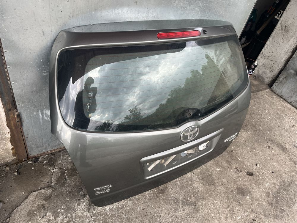 Haion cu luneta toyota corolla verso