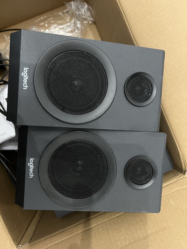 Boxe 2.1 Logitech Multimedia Speakers Z333, 40W RMS, Negru