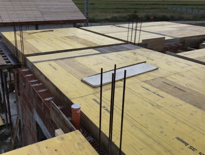 Panouri Cofraje Beton Doka ( stalpi cofrag elevatie gard  placa )