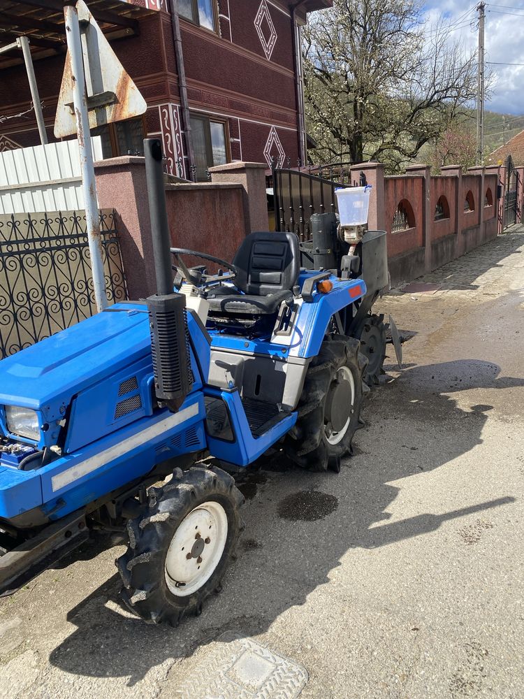 Tractor iseki 17 cp, freza, plug, semanatoare cartofi, de scos catofi