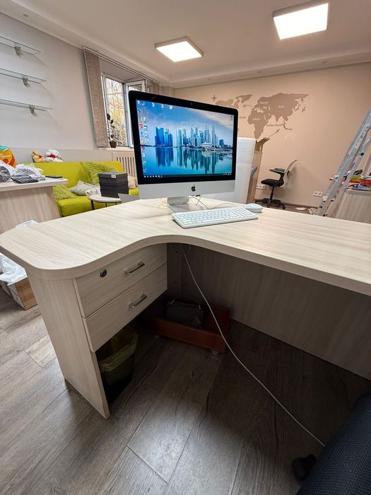 Стол офисный угловой