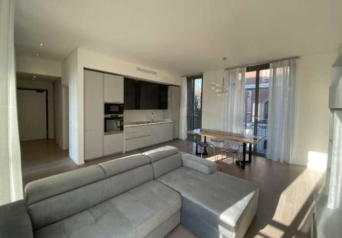 Дава се под наем Двустаен апартамент в Пловдив, Център - 44 кв.м за 137.7 € - Снимка #1