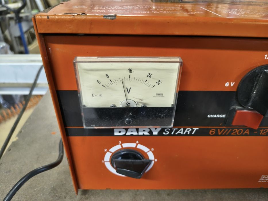 Стартово с зарядно Dary Start