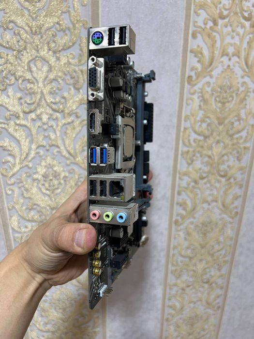 H110 gigabyte в хорошем состоянии