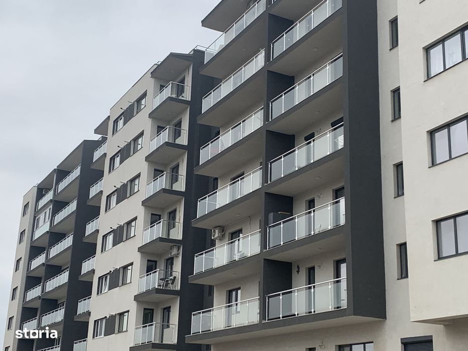 Garsoniera spatioasa, bloc ridicat, metrou Berceni