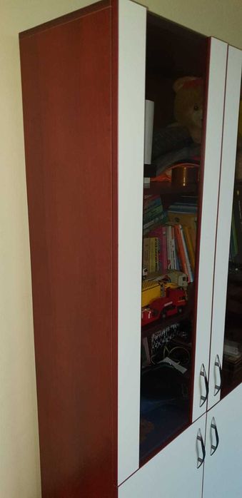 Vand mobila pentru camera de copii