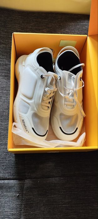 Adidasi Athletics ONE Ftwr white marimea 41,noi la cutie