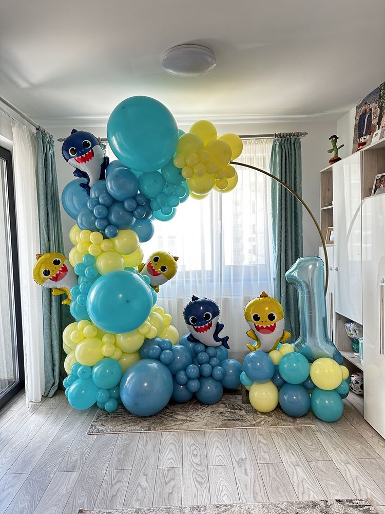 Arcada din baloane si decoratiuni pentru botez
