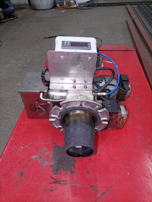 Injector ulei uzat pt. centrale termice