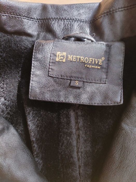 Ново дамско кожено яке