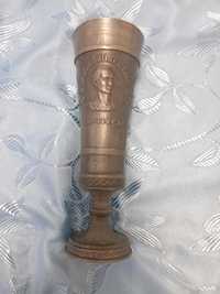 Cupa de bronz veche