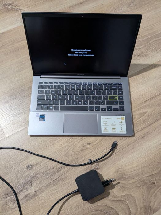 Asus Vivobook i5 gen11 16gb ram Monitor 14' Ssd 512