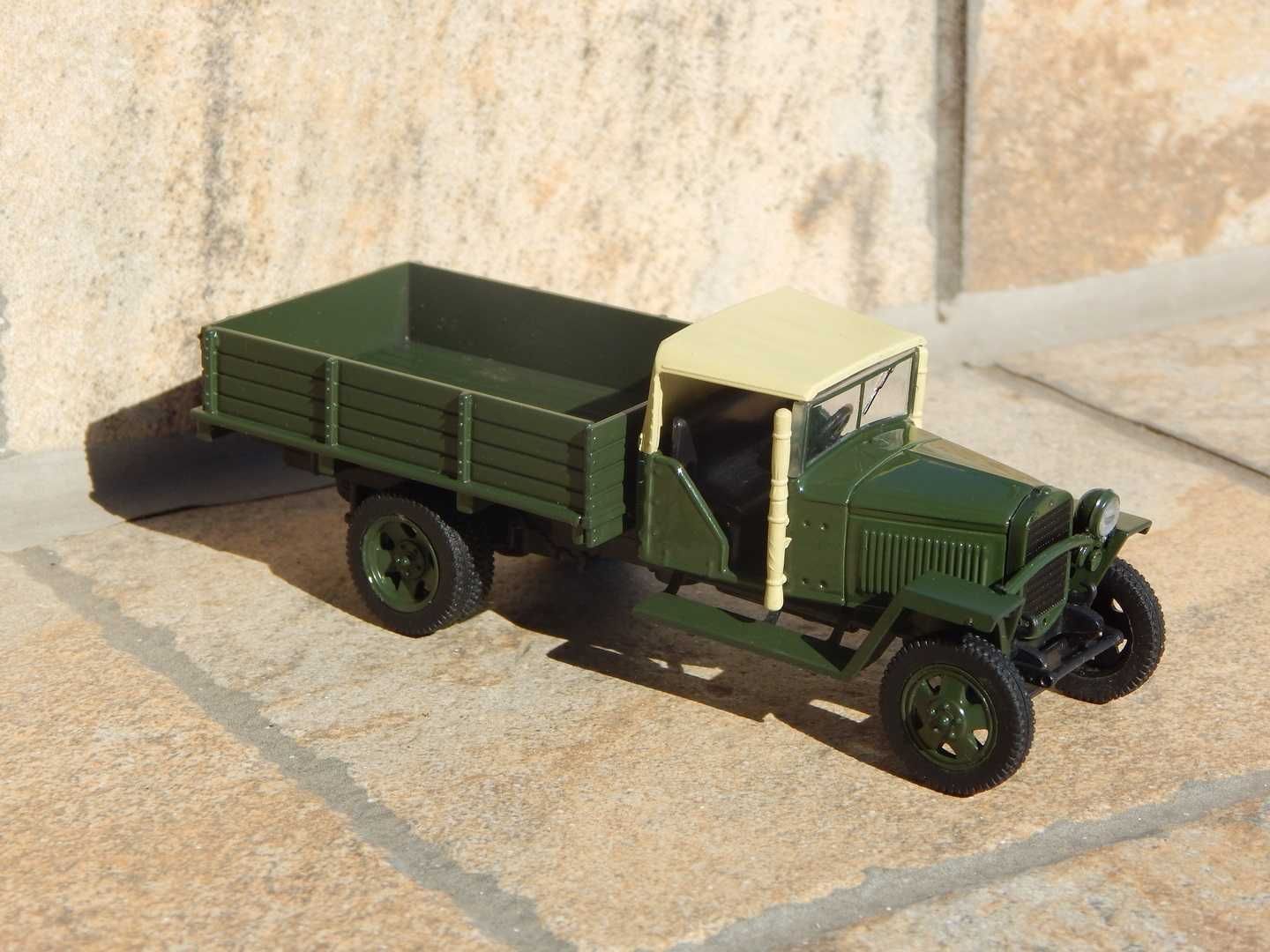 Macheta camioneta militara GAZ-MM-V (Ford AA) 1938-1946 + ambalaj