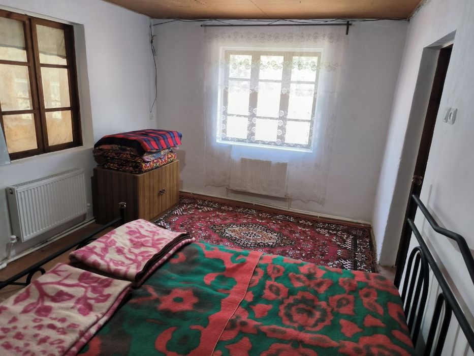 Зангиота ижарага 1 хонали ҳовли - жой 200  у. е. Срочно.