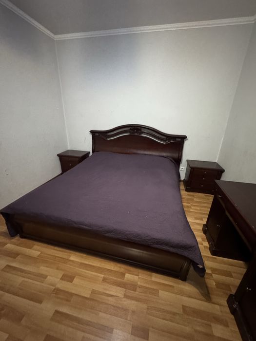 Продам спальный гарнитур с матрасом в полном комплекте