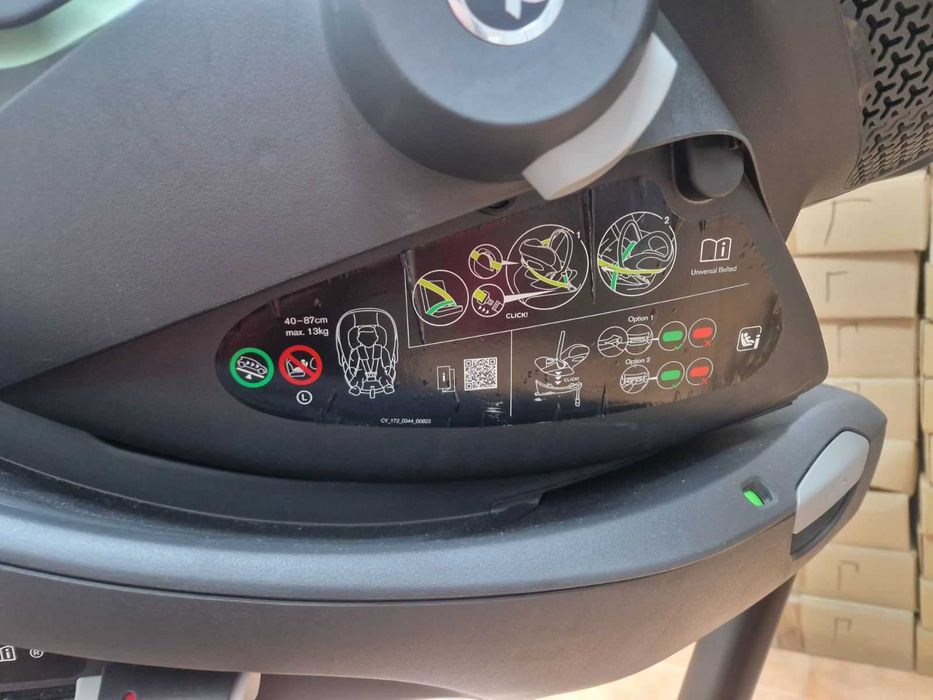 Бебешко кошче за кола Cybex Cloud Z I-size с база  КАТО НОВО