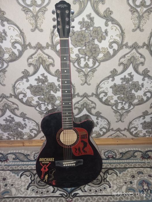 Гитара акустическая