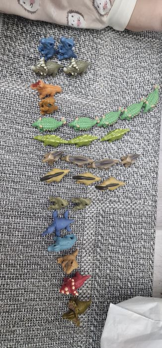 Продам лишних динозавров из Киндера