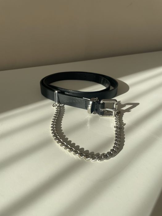 Дамски тънък колан с верижка