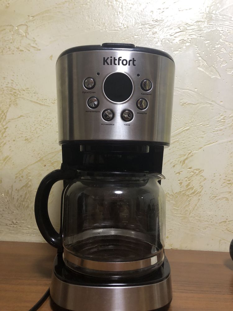 Продам кофемашину Kitfort KT-728