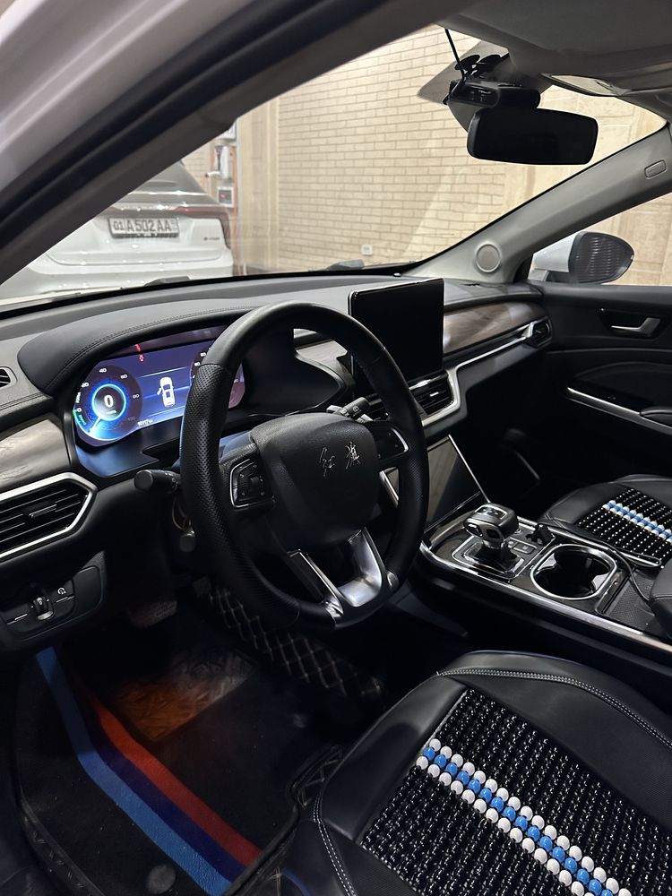 Hongqi e-qm 3 sotilad
