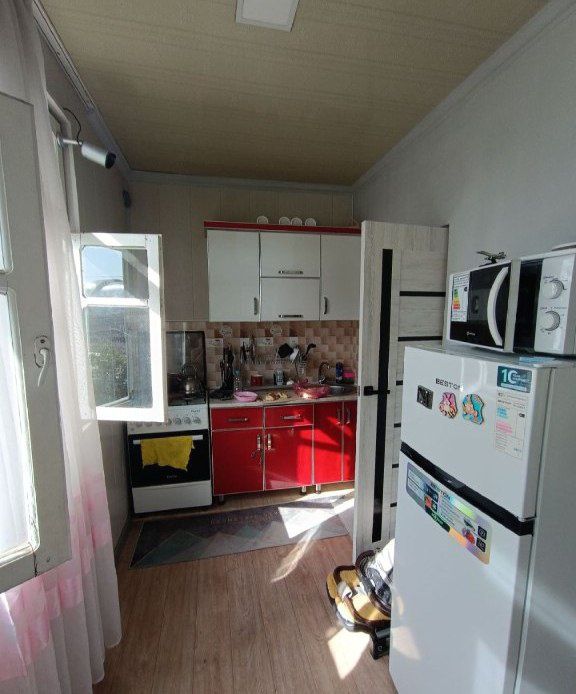 Продам квартиру 2-3 комнатную Авиасозлар-4,метро Яшнабад.