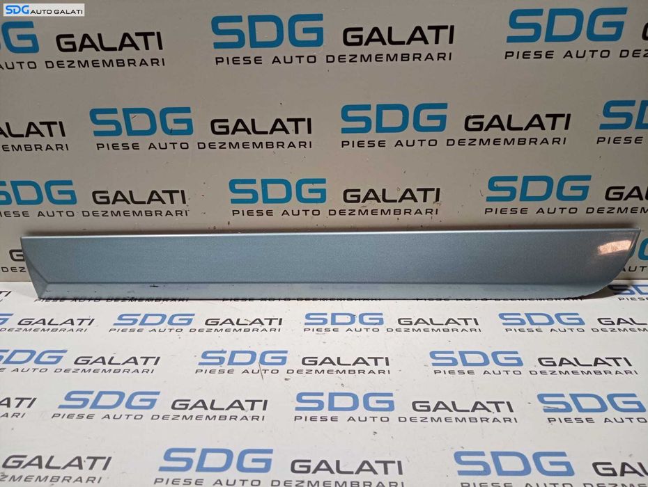 Bandou Ornament Plastic Inferior de pe Usa Portiera Stanga Spate Audi A4 B7 Berlina Sedan 2005 - 2008 Cod 8E0853969E [M4870]