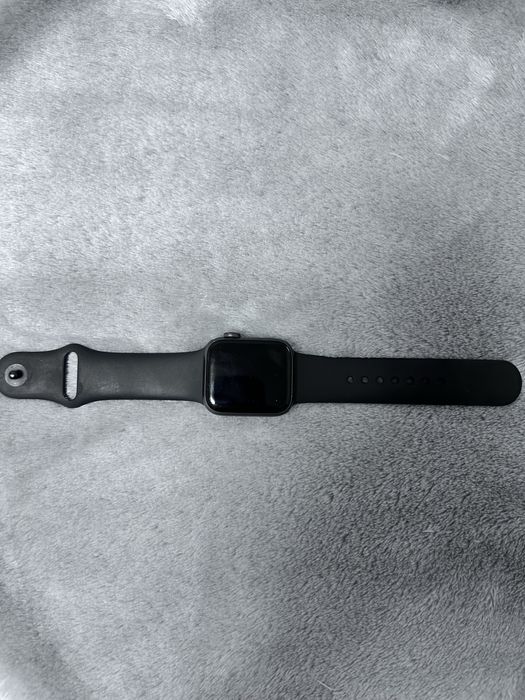 Продам Apple Watch SE