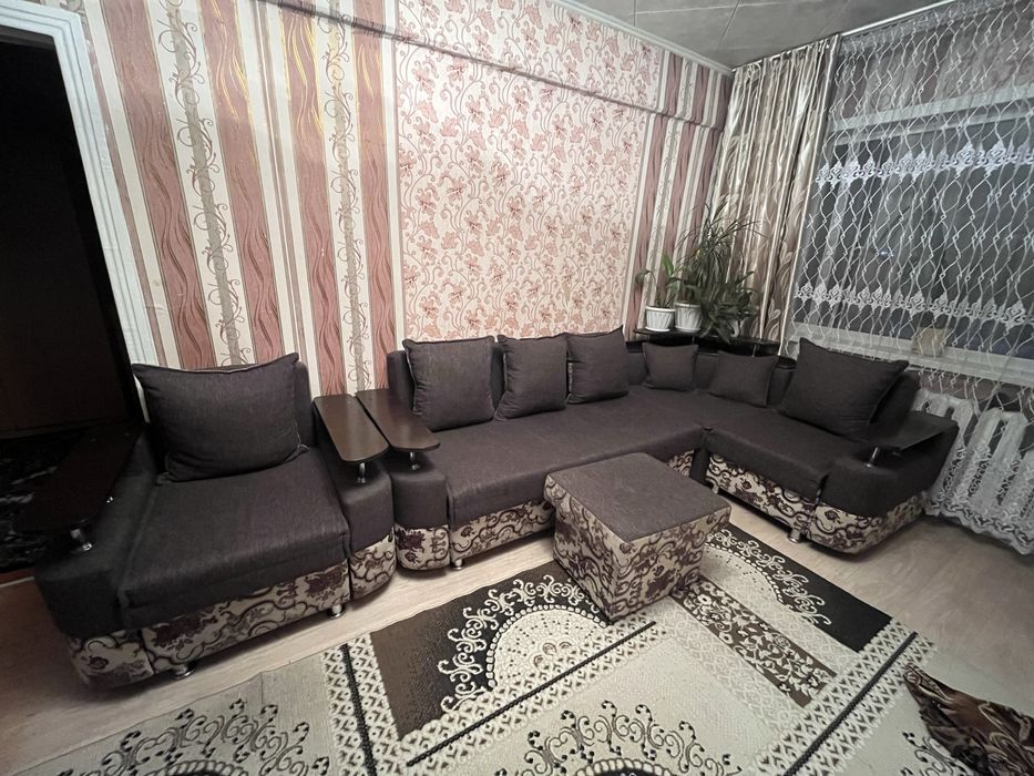 Продам диван угловой