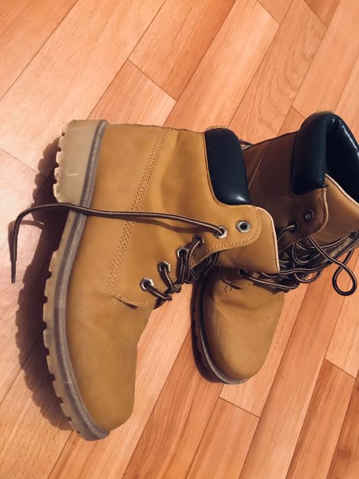 Продам ботинки осенние