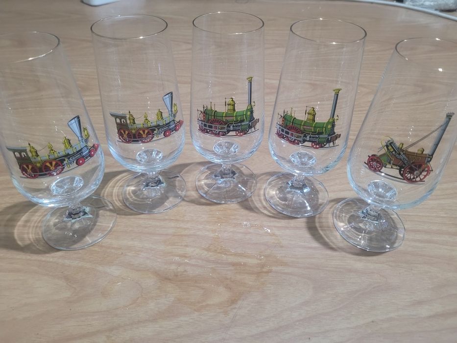 Фужеры сотилади.