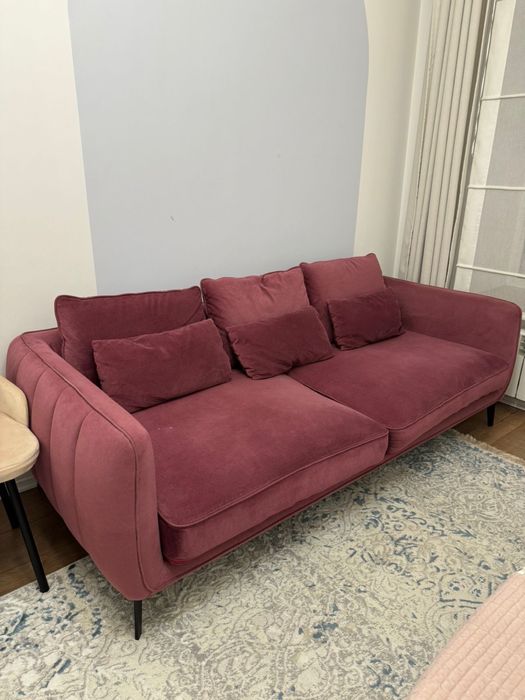 Продам диван для гостиной