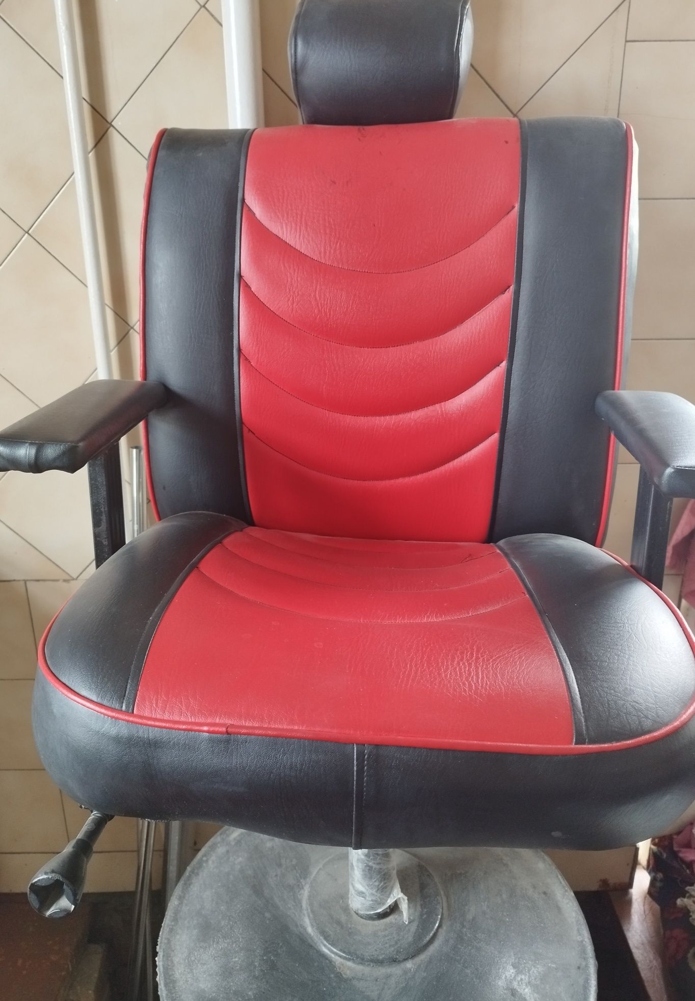 Salon uchun kerakli jihozlar sotiladi