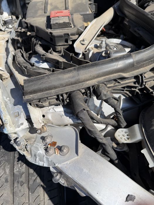 Vand Mercedes E 400 4 MATIC  *AVARIAT*