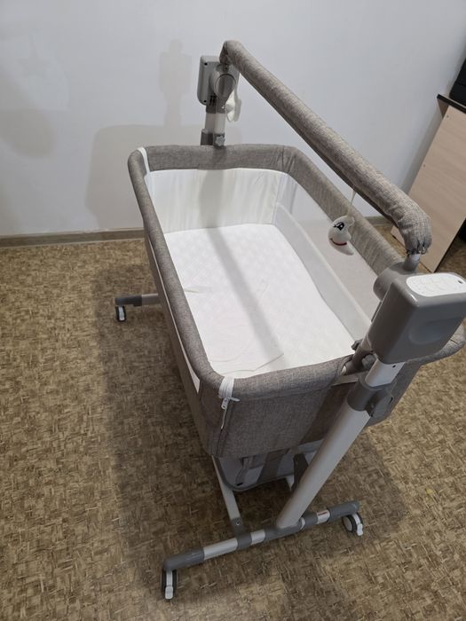 Продаю детскую кроватку INING BABY, в хорошем состоянии.